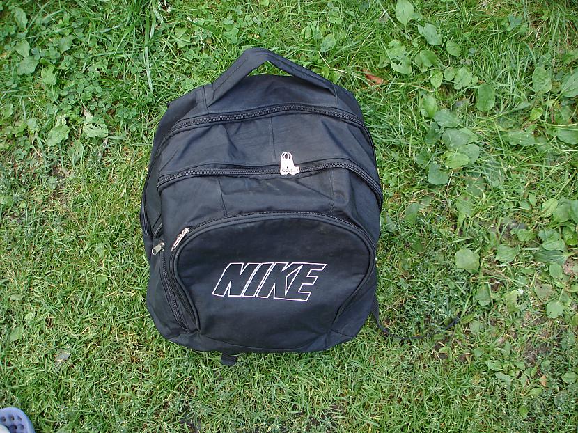 Autors: LietusVīrs Skola nāk... (orģinālā nike soma)