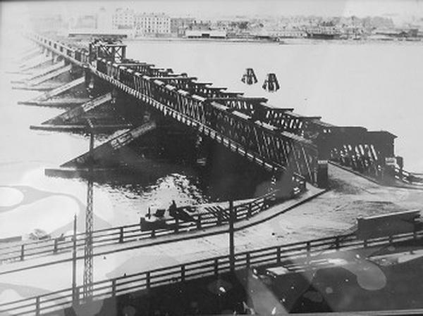 Tilts pār daugavu Autors: PallMall Vēsture par Rīgas tiltiem