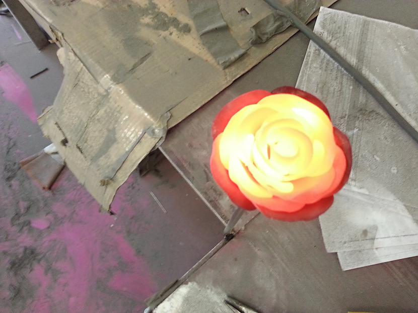 Autors: kpot Roze no metāla. Never ending rose. Metal rose hand made