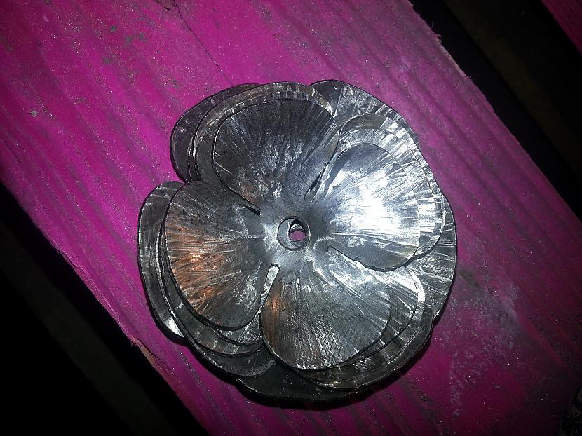 Autors: kpot Roze no metāla. Never ending rose. Metal rose hand made