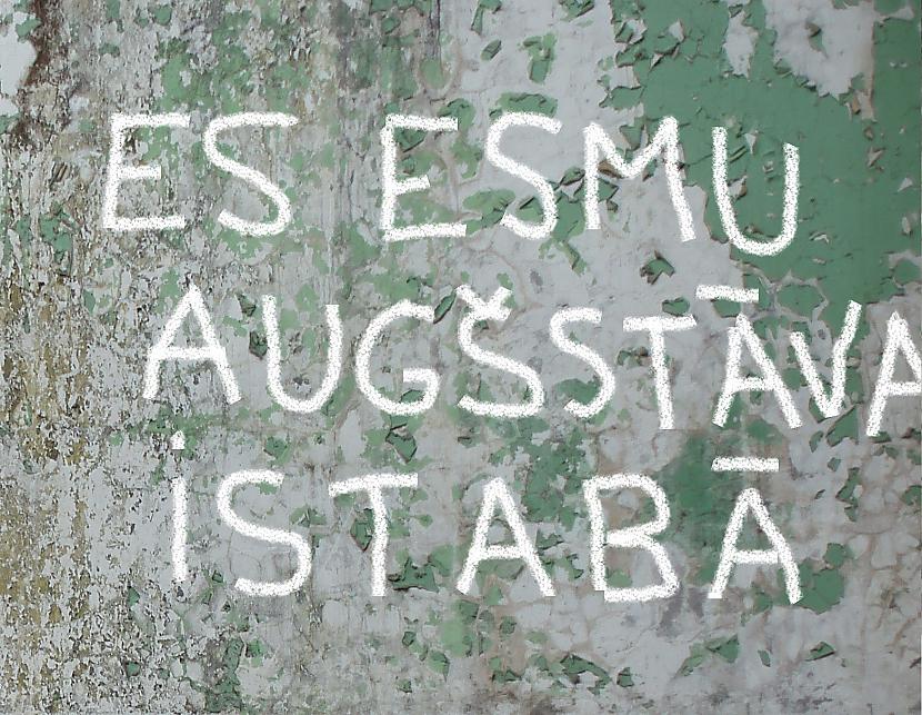 Mēs kāpām uz augscaronu pa... Autors: Arizon Es esmu miris...