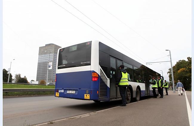 Autors: Hello ”Rīdzinieka karte” – iedzīvotāju pārvietošanās totālas kontroles sākums.