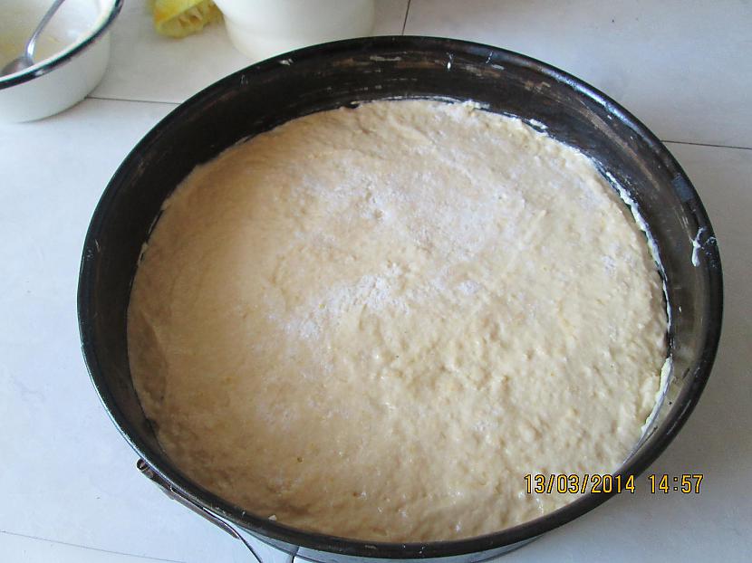 Cepamā formā ieklāju cepamo... Autors: rasiks Cik izmaksā torte