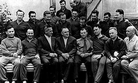 Kosmonautu atlaseSākumā... Autors: jankovskis2 Jurijs Gagarins