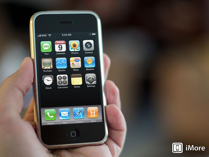 Apple savu pirmo iPhone... Autors: Laciz Fakti par Apple!