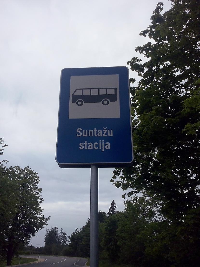 Pieturas nosaukums Autors: sadPepe Pamestā Suntažu Vilcienu stacija.