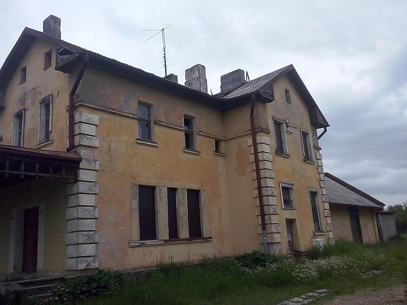 Autors: sadPepe Pamestā Suntažu Vilcienu stacija.