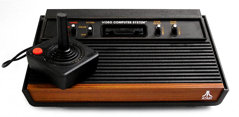 1977gadsnbspAtari 2600 Otrās... Autors: Werkis2 Sabojāti Ziemassvētki un videospēļu industrija E.T spēles dēļ (1983.g)