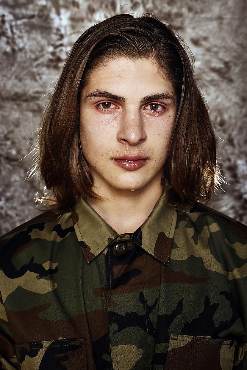 Jaunius 18 gadi Ierocis... Autors: matilde Obligātais militārais dienests - jaunieši raud!