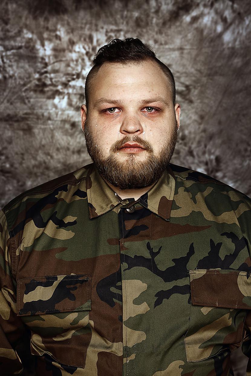Danas 28 gadi Es uzskatu ka... Autors: matilde Obligātais militārais dienests - jaunieši raud!