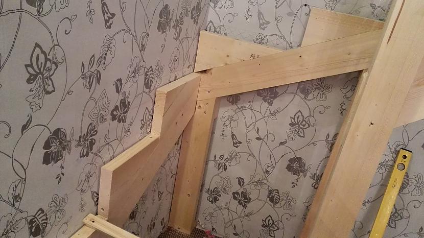 Pieskrūvēju Autors: I Like to Make Stuff Kā uztaisīt kāpnes 2. daļa