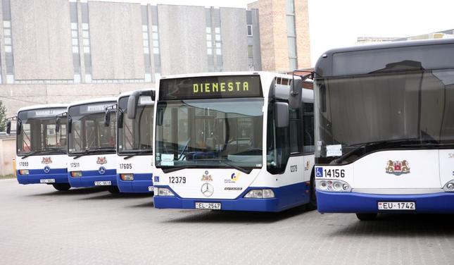 Tālāk jau ārpus autobusa... Autors: Mūsdienu domātājs Kā izspiest naudu. Rīgas satiksme + Policijas veiktais likumpārkāpums!