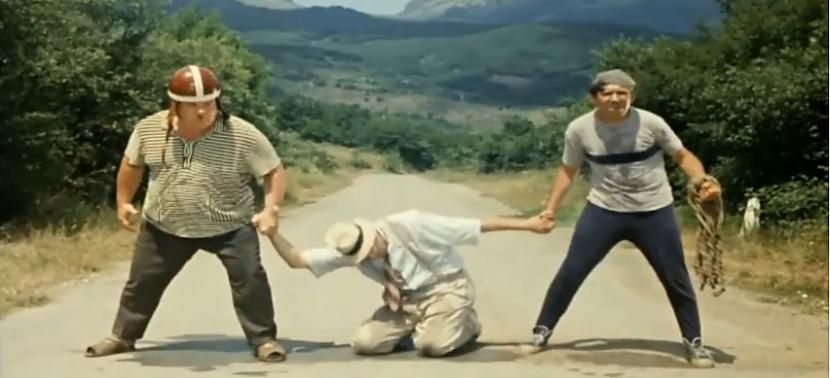 Pēc filmas nosaukuma varētu... Autors: GargantijA Cenzūras šķēres ‘’Kaukāza gūsteknē’’