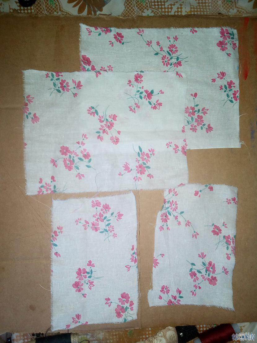 Es izgriezu divus 20x15cm... Autors: Dumpweed DIY Somiņa (ar divām kabatām)
