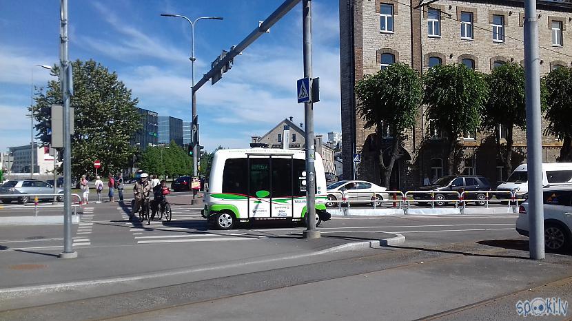 Autors: Lestets Sensacionāli - pašbraucošs autobuss Tallinā