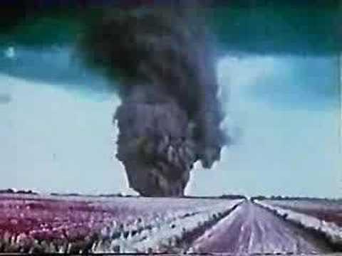 Iecavas tornado 1975gada... Autors: Kornēlijs Zipidrics Visu laiku postošākās un nāvējošākās vētras un virpuļviesuļi Latvijas vēsturē
