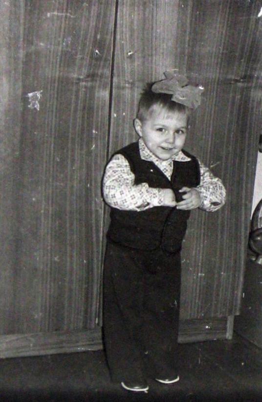 Pievienoja jacky Autors: KALENS BALSOŠANA SĀKUSIES - Spoku bērnības bilžu konkurss!