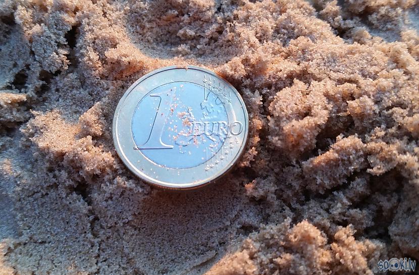 Sākums labs pirmā monēta eiro Autors: pyrathe Ar metāla detektoru pa pludmali 2018 (mp3 edition)