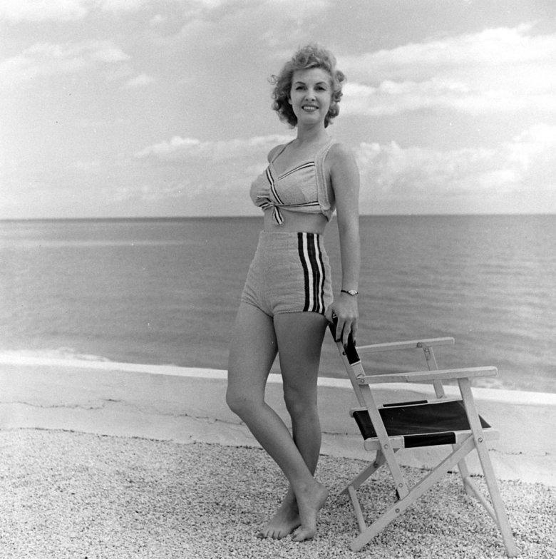 Autors: matilde Galerija: Pirms 72 gadiem pasaulē parādījās mazākais peldkostīms - bikini