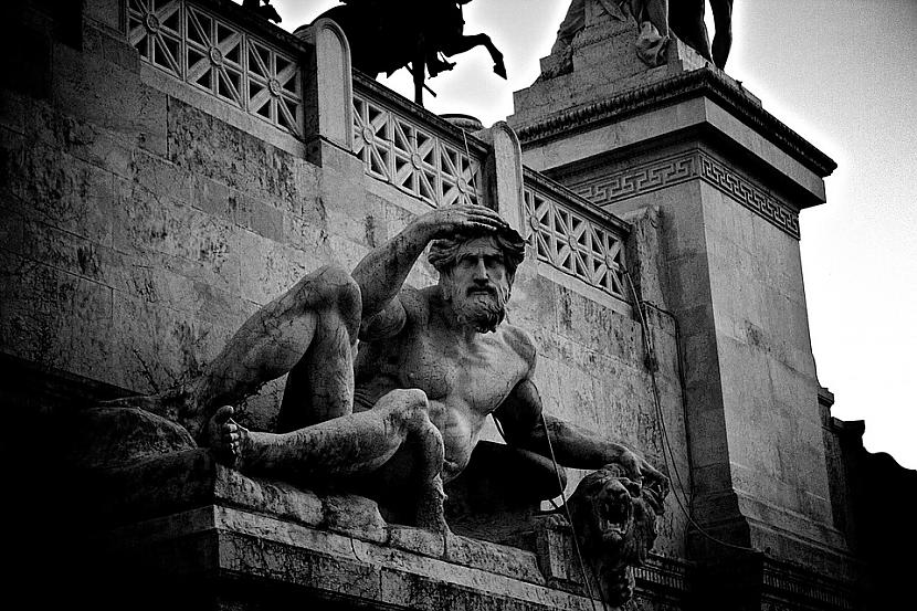 Foto PixabayGriboscaronie un... Autors: Lestets Kāpēc grieķu statujām ir tik mazi krāniņi?