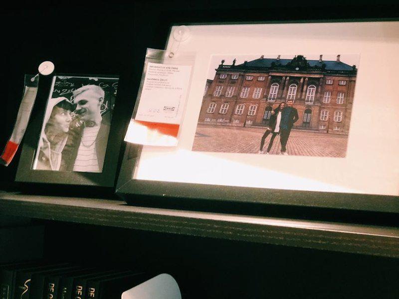 Autors: matilde Pārītis salika 100 savas bildes «IKEA» bilžu rāmjos, un neviens to pat nepmanīja
