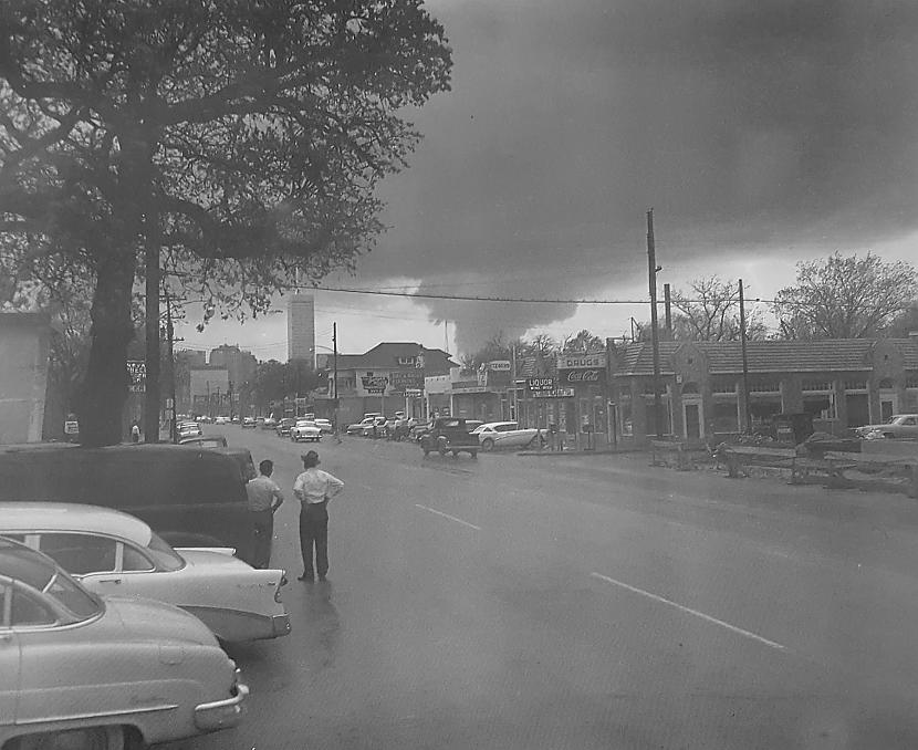 1957 gada Dalasas tornado... Autors: Vangs Čingčangčongs Tornado lielpilsētās
