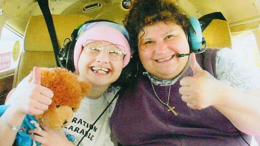 Meitene bildē ar brillēm ir... Autors: WatKat Taisnība var sāpēt, bet meli nogalina. Dee Dee un Gypsy Rose Blanchard lieta.