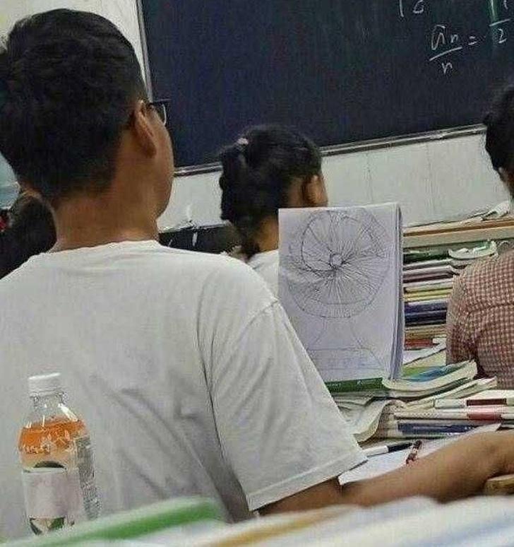 Kad klasē ir pārāk karsts un... Autors: Zutēns Viņi nemācās skolā! SKOLA MĀCAS NO VIŅIEM!