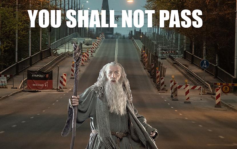 Autors: Dzerbudists Viņi var atņemt mūsu tiltus, bet viņi nekad neatņems mūsu memes