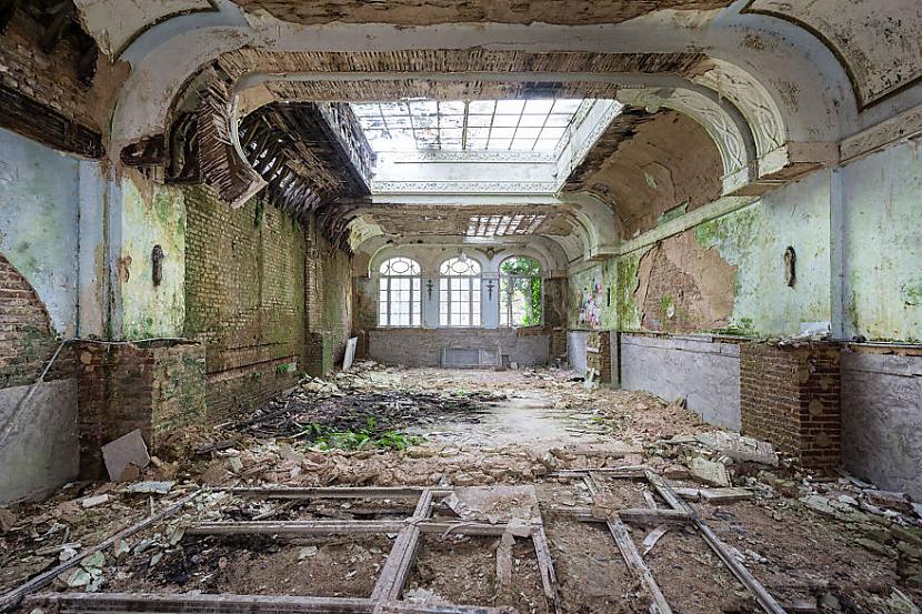 Autors: matilde Fotogrāfs atrod cilvēku pamestas vietas, kurās daba ņem virsroku