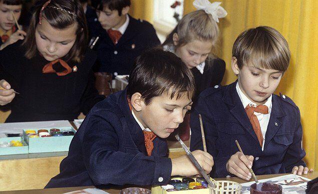 Autors: es tēvocis Laimīga padomju bērnība (Bet vai tā bija?)