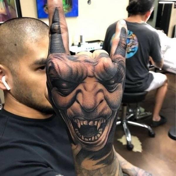 Autors: es tēvocis Hyper-Realistic Tattoos ( 52 attēli.)