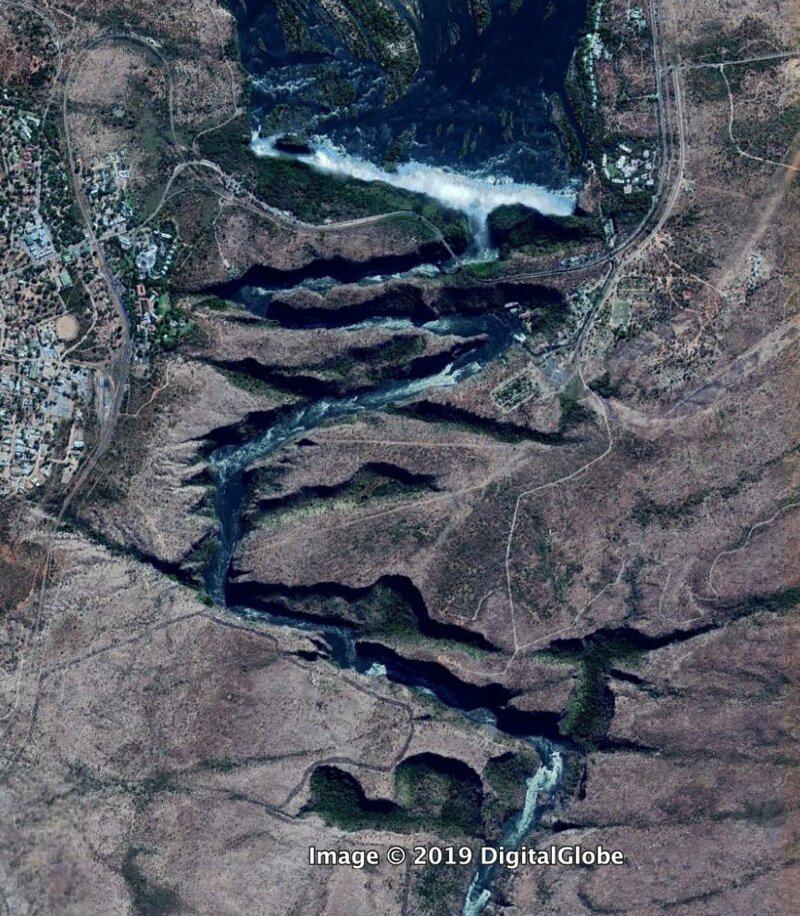 nbspViktorijas ūdenskritums... Autors: matilde Interesantas vietas, kas atrastas ar «Google Earth» palīdzību