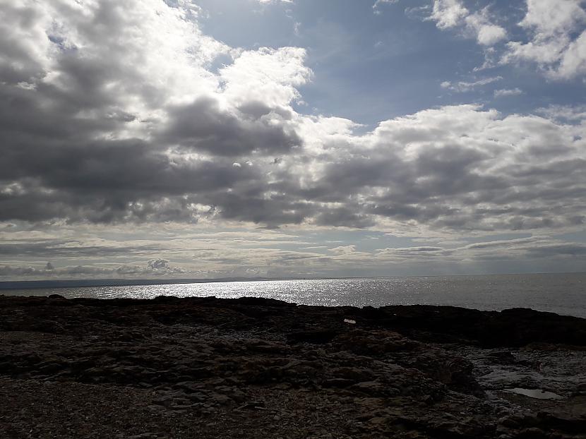 Autors: Griffith Dunraven Bay, Velsa, 7. septembris. 1/2 daļa.