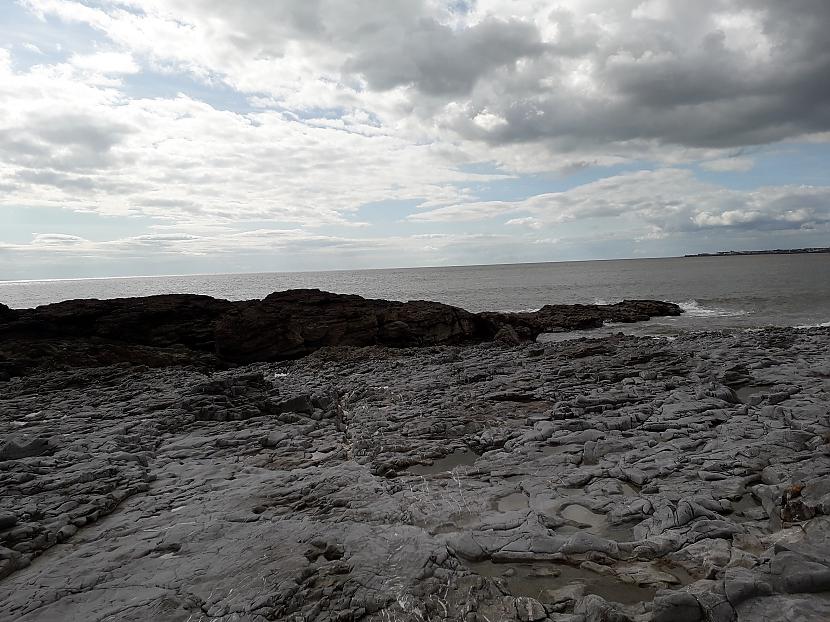 Autors: Griffith Dunraven Bay, Velsa, 7. septembris. 1/2 daļa.