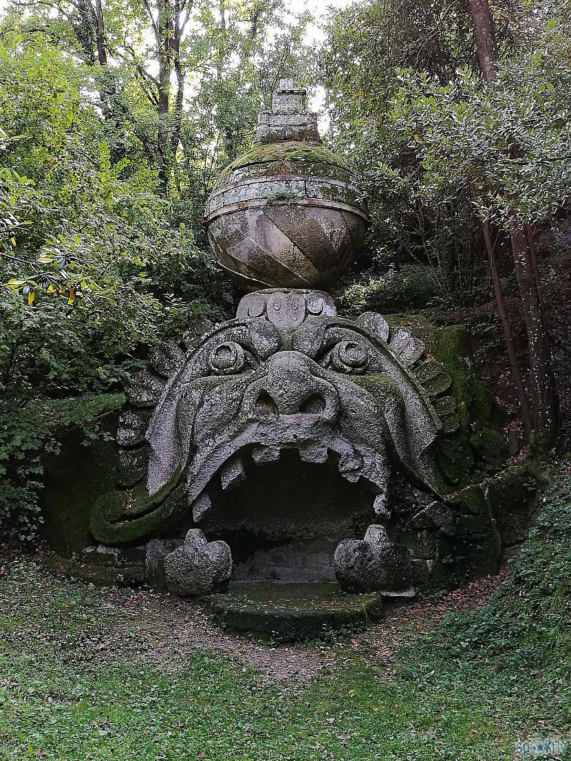 Parks starp 19 un 20... Autors: Ervīna video blogs Itālija neplānojot #4: Briesmoņu parks / Bomarzo vecpilsēta / villa