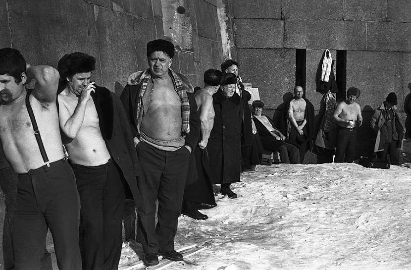 nbspĻeningradas quotroņiquot... Autors: Lestets Pelēkās Padomju dzīves aizliegtās fotogrāfijas