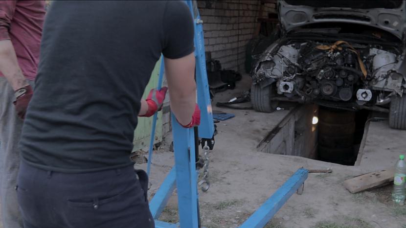 Velkam veco dzinēju... Autors: MyPlace BMW e46 drifta projekts II daļa