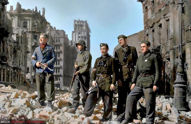 Autors: Lestets Varšavas sacelšanās iekrāsotās fotogrāfijās