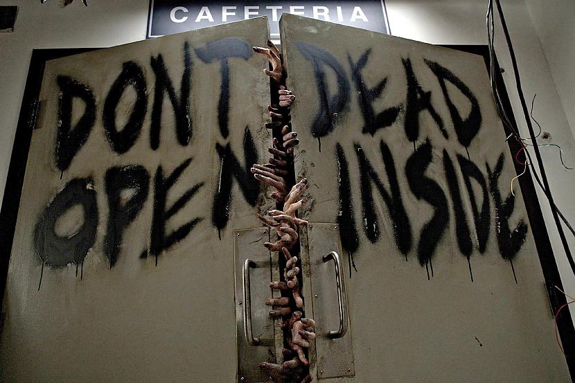 Visas 1 sezonas laikā... Autors: Sheryfa Fakti par seriālu "The Walking Dead"