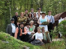 Bitīt rožu dārziņā