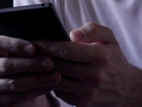Kad telefonā ir palicis 1%. Atkarība no mūsdienu tehnoloģijām