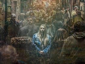7 pazīmes, ka kāds ienīst pats sevi