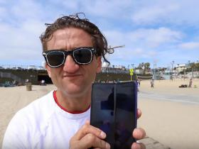 Video: Pirmā Samsung Galaxy Fold telefona apskats