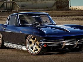 1964 Chevrolet Corvette LS tapšana.