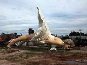 8 milzīgas statujas dažādās pasaules vietās