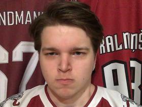 Makmilans aizmainīts uz Avangard